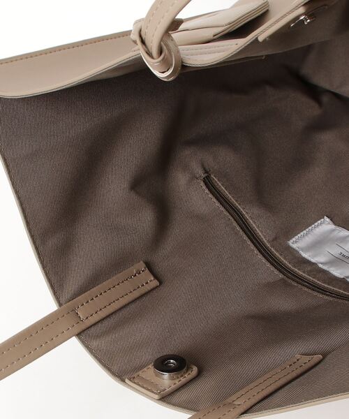 Beau're（ヴュレ）の「【BEAURE/ビュレ】パスケース付き A4 トート（トートバッグ・レディース・シルバー/ブラック/ベージュ/イエロー・FREE）」の21枚目の写真