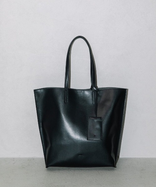 Beau're（ヴュレ）の「【BEAURE/ビュレ】パスケース付き A4 トート（トートバッグ・レディース・シルバー/ブラック/ベージュ/イエロー・FREE）」の5枚目の写真