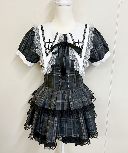 MA*RS（アメーバーマーズ）の「クロス刺繍3段フリルセットアップ 2点