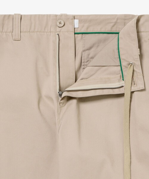 LACOSTE(ラコステ)の「イージーワイドチノパンツ / ワイドテーパードパンツ(チノパンツ・メンズ・カーキ/ベージュ/ネイビー・38/42/46)」の19枚目の写真
