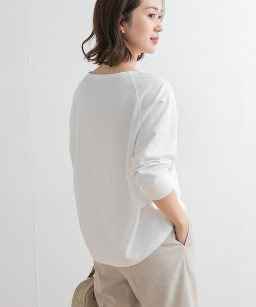 URBAN RESEARCH DOORS(アーバンリサーチドアーズ)の「『UR GREEN』ミニ裏毛ラグランプルオーバー(Tシャツ/カットソー・レディース・ピンク/オフホワイト/ブラック・MEDIUM)」の13枚目の写真