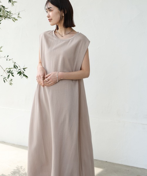 Bou Jeloud（ブージュルード）の「カノコ肩タックフレアワンピース（ワンピース・レディース・ブラック/グレイッシュベージュ/キャメル/イエロー・FREE）」の3枚目の写真