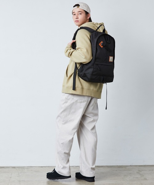 L.L.Bean（エルエルビーン）の「トレイル・モデル・デイ・ハイキング・パック（バックパック/リュック・レディース・ブルー/ダークグリーン/ブラック/オレンジ・ONE SIZE）」の9枚目の写真