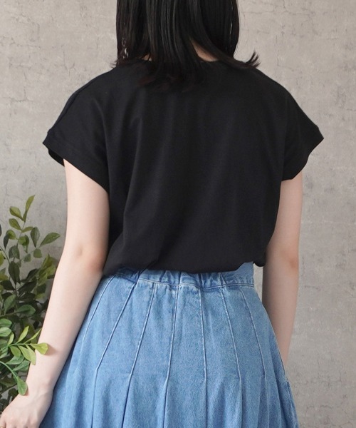 SELECT LEVERY(セレクトリベリー)の「フレンチスリーブTシャツ(Tシャツ/カットソー・レディース・ブラック/パープル/オフホワイト/ベージュ・MEDIUM)」の18枚目の写真
