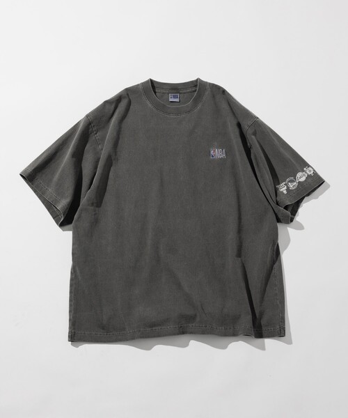 NBA（エヌビーエー）の「NBA/エヌビーエー NBA ﾗﾝﾀﾞﾑ ﾁｰﾑ ﾊﾞｯｸﾛｺﾞTEE（Tシャツ/カットソー・メンズ・ネイビー/ベージュ/ブラック・LARGE/MEDIUM）」の4枚目の写真