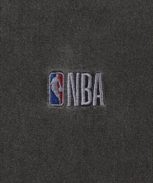NBA（エヌビーエー）の「NBA/エヌビーエー NBA ﾗﾝﾀﾞﾑ ﾁｰﾑ ﾊﾞｯｸﾛｺﾞTEE（Tシャツ/カットソー・メンズ・ネイビー/ベージュ/ブラック・LARGE/MEDIUM）」の9枚目の写真