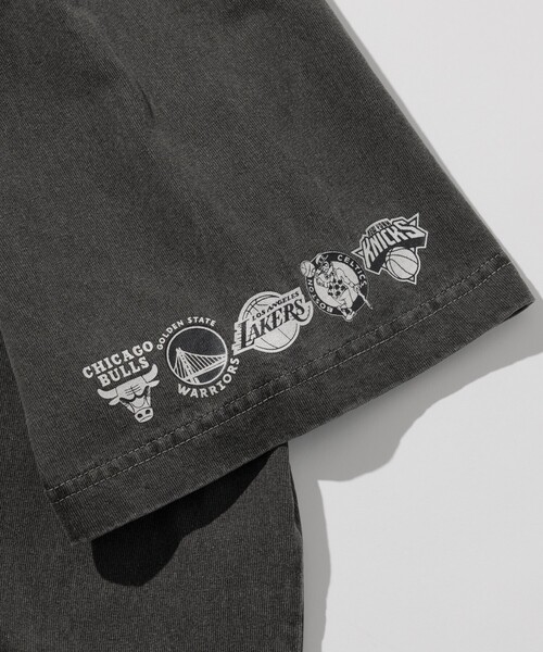 NBA（エヌビーエー）の「NBA/エヌビーエー NBA ﾗﾝﾀﾞﾑ ﾁｰﾑ ﾊﾞｯｸﾛｺﾞTEE（Tシャツ/カットソー・メンズ・ネイビー/ベージュ/ブラック・LARGE/MEDIUM）」の11枚目の写真