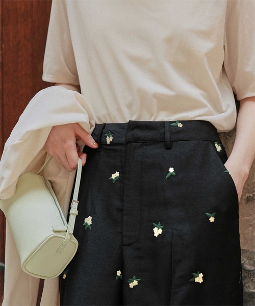 titivate（ティティベイト）の「フラワー刺繍ストレートパンツ（その他パンツ・レディース・チャコール/ブラック・L/M/S/SP）」の5枚目の写真