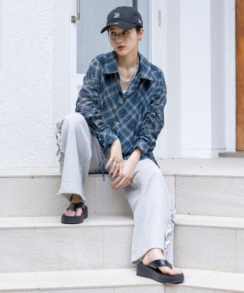 RAGEBLUE（レイジブルー）の「袖シャーリングBIGチェックシアーシャツ（シャツ/ブラウス・レディース・ブラウン/ブルー・FREE）」の16枚目の写真