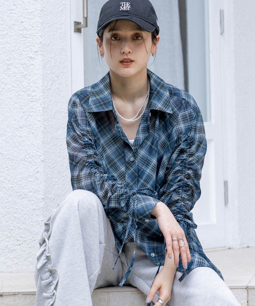 RAGEBLUE（レイジブルー）の「袖シャーリングBIGチェックシアーシャツ（シャツ/ブラウス・レディース・ブラウン/ブルー・FREE）」の9枚目の写真