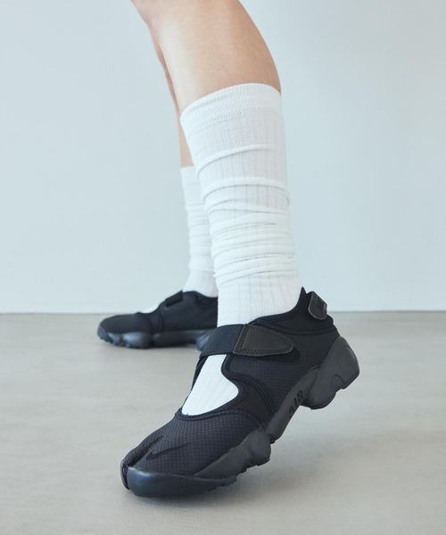 NIKE（ナイキ）の「ナイキ エア リフト ブリーズ ウィメンズシューズ / Nike Air Rift Breathe Women's Shoes DN1338-004 Black（スニーカー・レディース・ブラック・23/24/25/26/27/22）」の11枚目の写真