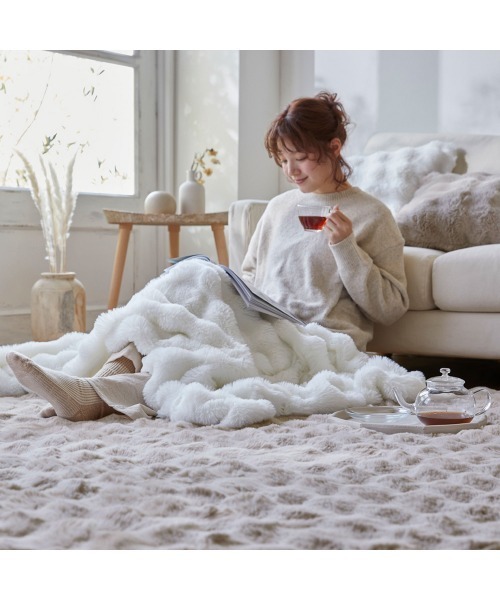 モコモコ デザインラグ ラビットファー調｜90×130cm【furry doudou