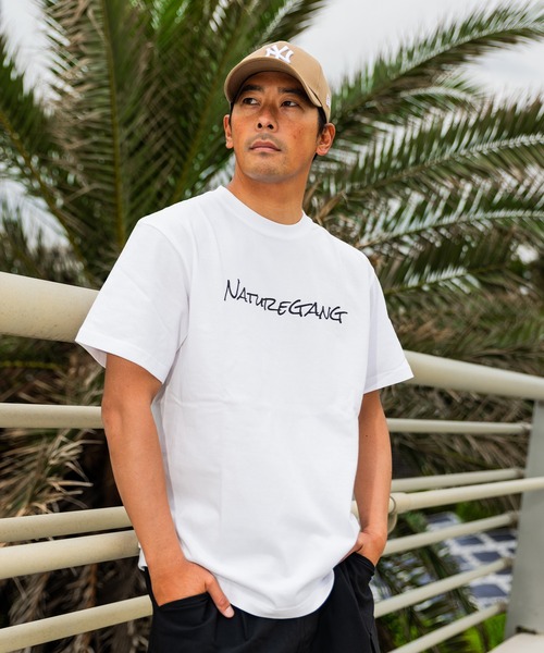 ムラサキスポーツ（ムラサキスポーツ）の「【限定】Nature Gang/ネイチャーギャング 半袖Tシャツ ブランドロゴ NG25ST01（Tシャツ/カットソー・メンズ・ホワイト/ブラック・M/L/XL）」の2枚目の写真