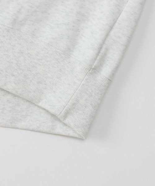Champion(チャンピオン)の「【Champion/チャンピオン】レディース ベーシック モックネックスウェットシャツ(スウェット・レディース・ベージュ系2/オートミール/グレー/ブラック・LARGE/MEDIUM)」の15枚目の写真