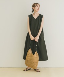 ITEMS URBANRESEARCH（アイテムズ アーバンリサーチ）の「Vネックノースリーブワンピース（ワンピース）」