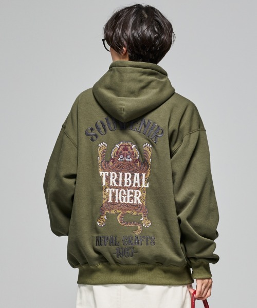 KRIFF MAYER（クリフメイヤー）の「【裏起毛】スーベニア刺繍ジップアップパーカー（パーカー・メンズ・グレー/ナチュラル/レッド/パープル/オリーブ/ブラック・MEDIUM/X-LARGE/LARGE）」の4枚目の写真