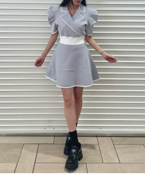 テーラードカラーミニフレアニットワンピース 半袖 秋服 サマーニット