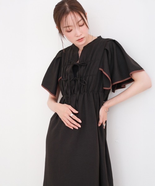 Bab(バブ)の「【S・Mサイズ展開】配色パイピングスクエアスリーブワンピース(ワンピース・レディース・ブラック/ブルー/ブラウン・S/M)」の1枚目の写真