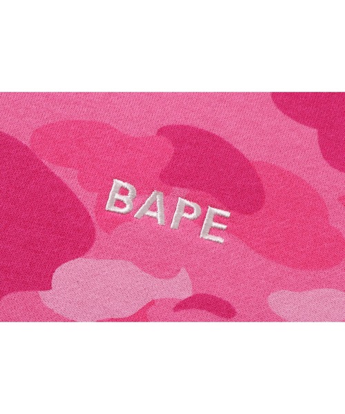 A BATHING APE(アベイシングエイプ)の「COLOR CAMO CROPPED CREWNECK SWEATSHIRT(スウェット・レディース・ピンク/ネイビー・MEDIUM/SMALL)」の6枚目の写真