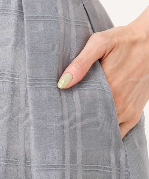 MK MICHEL KLEIN（エムケーミッシェルクラン）の「シアードビーチェックスカート/洗える（スカート・レディース・グレー/ブラック・38）」の7枚目の写真