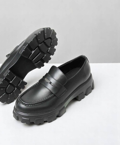 BACKYARD FAMILY(バックヤードファミリー)の「glabella SQUARE TOE DERBY SHOES(ローファー・メンズ・ブラック/ブラック系その他・26cm/25cm/27cm)」の12枚目の写真
