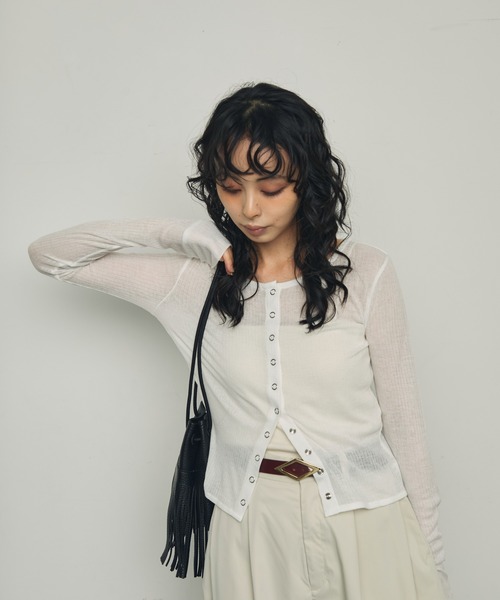 Trish(トリッシュ)の「シアーテレコカーディガン(カーディガン/ボレロ・レディース・ブラック/ホワイト/ブルー・FREE)」の4枚目の写真