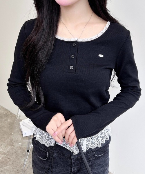 INGNI(イング)の「【WEB限定】ヘンリーネックレース付プレートロゴリブ長袖トップス(Tシャツ/カットソー・レディース・オフホワイト/ブラック/グレー・M)」の15枚目の写真