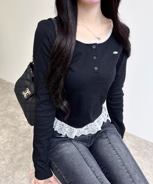 INGNI(イング)の「【WEB限定】ヘンリーネックレース付プレートロゴリブ長袖トップス(Tシャツ/カットソー・レディース・オフホワイト/ブラック/グレー・M)」の14枚目の写真