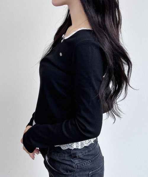 INGNI(イング)の「【WEB限定】ヘンリーネックレース付プレートロゴリブ長袖トップス(Tシャツ/カットソー・レディース・オフホワイト/ブラック/グレー・M)」の13枚目の写真