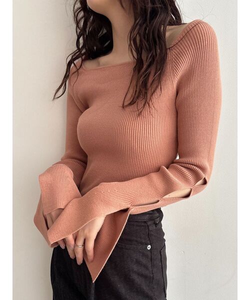 LAGUNAMOON（ラグナムーン）の「スリットフレアスリーブプルオーバー（ニット/セーター・レディース・チャコールグレー/ベージュ/サーモンピンク・FREE）」の14枚目の写真