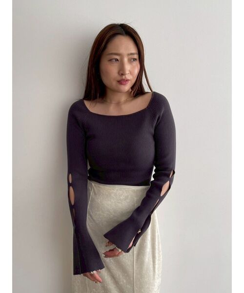 LAGUNAMOON（ラグナムーン）の「スリットフレアスリーブプルオーバー（ニット/セーター・レディース・チャコールグレー/ベージュ/サーモンピンク・FREE）」の21枚目の写真