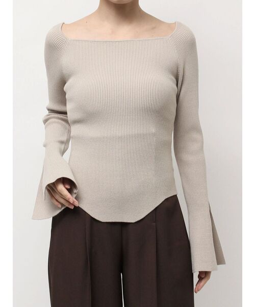 LAGUNAMOON（ラグナムーン）の「スリットフレアスリーブプルオーバー（ニット/セーター・レディース・チャコールグレー/ベージュ/サーモンピンク・FREE）」の12枚目の写真