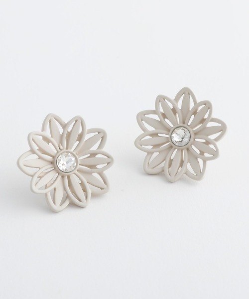JewCas（ジュアキャス）の「JewCas フラワーリボン＋ガラスストーンFlower Ribbonエアフィットイヤリング[JC4905]（イヤリング・レディース・ホワイト/ブラック・FREE）」の14枚目の写真