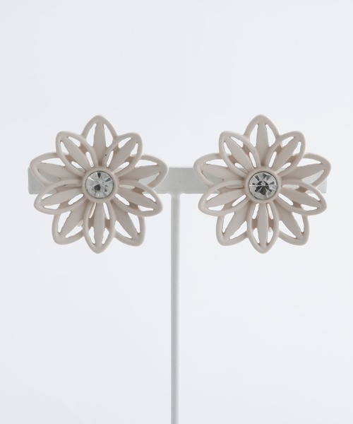 JewCas（ジュアキャス）の「JewCas フラワーリボン＋ガラスストーンFlower Ribbonエアフィットイヤリング[JC4905]（イヤリング・レディース・ホワイト/ブラック・FREE）」の16枚目の写真