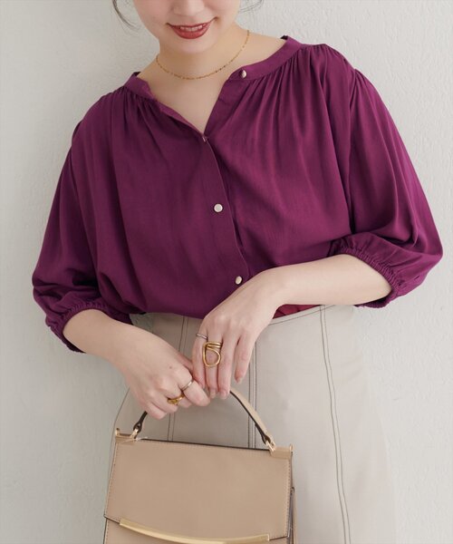 natural couture（ナチュラルクチュール）の「【WEB限定】麻混ギャザーブラウス（シャツ/ブラウス・レディース・ネイビー/パープル系その他/ブラウン/ブラック/オフホワイト/ブルー・FREE）」の6枚目の写真