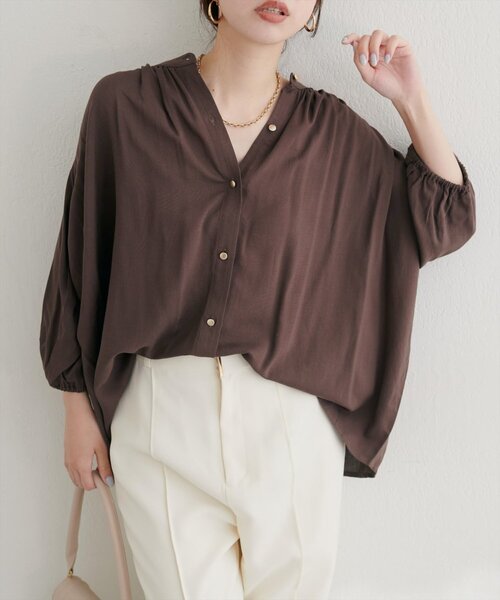 natural couture（ナチュラルクチュール）の「【WEB限定】麻混ギャザーブラウス（シャツ/ブラウス・レディース・ネイビー/パープル系その他/ブラウン/ブラック/オフホワイト/ブルー・FREE）」の17枚目の写真