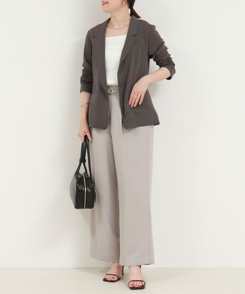 MICO COULIER（ミコクリエ）の「ポリワッシャーカルゼテーラードジャケット（テーラードジャケット・レディース・グレイッシュベージュ/チャコールグレー・38）」の9枚目の写真