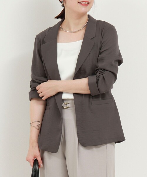 MICO COULIER（ミコクリエ）の「ポリワッシャーカルゼテーラードジャケット（テーラードジャケット・レディース・グレイッシュベージュ/チャコールグレー・38）」の10枚目の写真