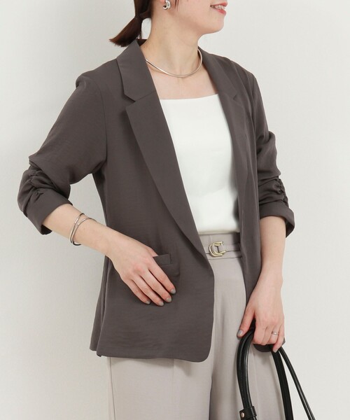 MICO COULIER（ミコクリエ）の「ポリワッシャーカルゼテーラードジャケット（テーラードジャケット・レディース・グレイッシュベージュ/チャコールグレー・38）」の11枚目の写真