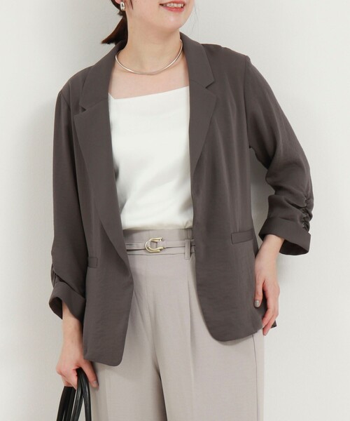 MICO COULIER（ミコクリエ）の「ポリワッシャーカルゼテーラードジャケット（テーラードジャケット・レディース・グレイッシュベージュ/チャコールグレー・38）」の15枚目の写真