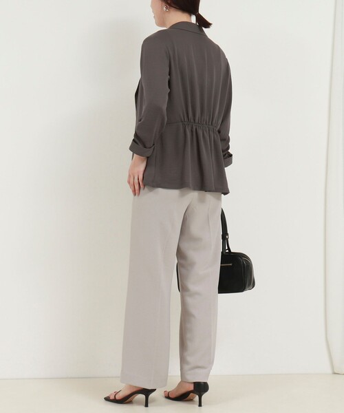 MICO COULIER（ミコクリエ）の「ポリワッシャーカルゼテーラードジャケット（テーラードジャケット・レディース・グレイッシュベージュ/チャコールグレー・38）」の18枚目の写真