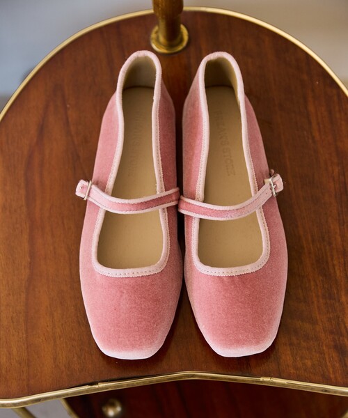 FREAK'S STORE(フリークスストア)の「限定展開 ベロア スクエア パンプス(パンプス・レディース・ピンク/ブラック/グレー・36/37/38)」の3枚目の写真