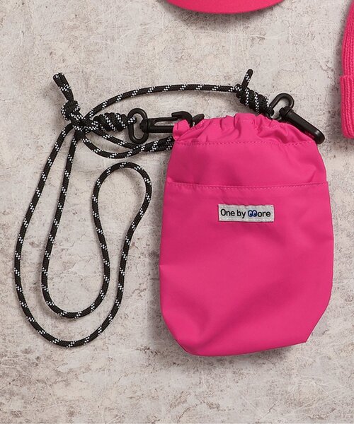 BREEZE（ブリーズ）の「one by more ネックポーチ（ポーチ・キッズ・ピンク/ネイビー/ブラック・FREE）」の3枚目の写真