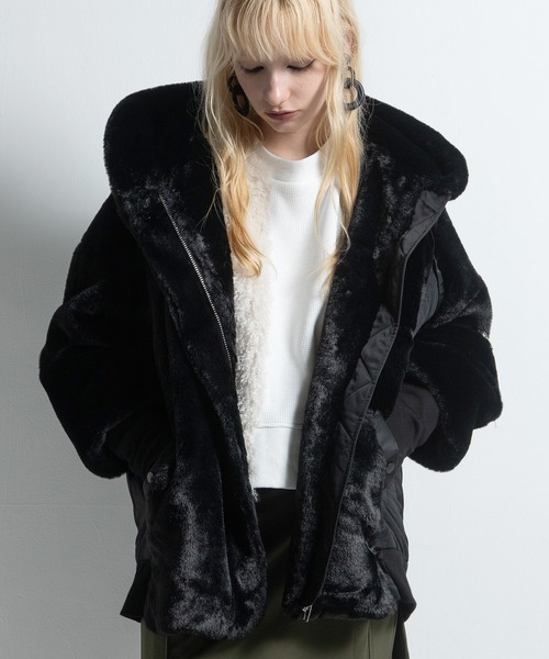 AULA AILA(アウラアイラ)の「ショートファーフーディコート(その他アウター・レディース・ブルー/ブラック/ライトグレー・0)」の8枚目の写真