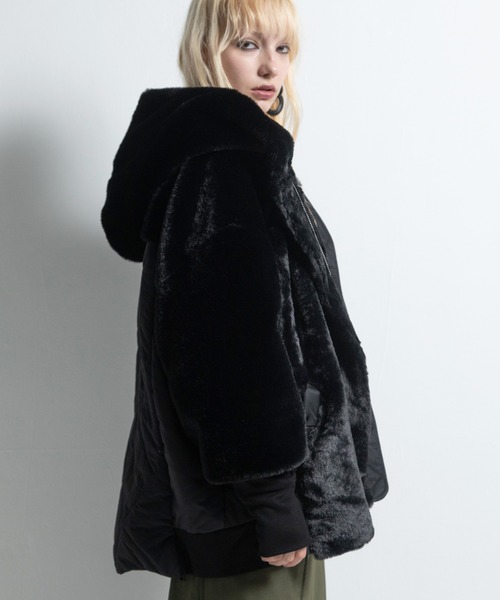 AULA AILA(アウラアイラ)の「ショートファーフーディコート(その他アウター・レディース・ブルー/ブラック/ライトグレー・0)」の10枚目の写真