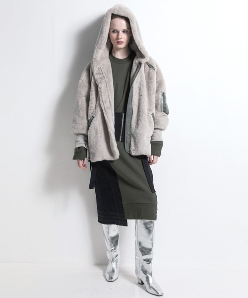 AULA AILA(アウラアイラ)の「ショートファーフーディコート(その他アウター・レディース・ブルー/ブラック/ライトグレー・0)」の21枚目の写真