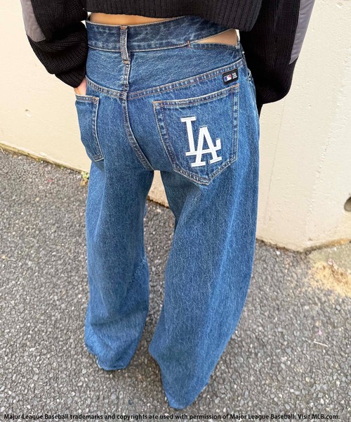 BACK TO THE FIELD（バック トゥー ザ フィールド）の「【MLB】ウエストカットカーブデニム（デニムパンツ・レディース・ブラック/ブルー/インディゴブルー・SMALL/MEDIUM）」の7枚目の写真