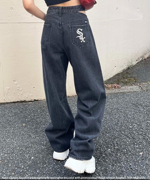 BACK TO THE FIELD（バック トゥー ザ フィールド）の「【MLB】ウエストカットカーブデニム（デニムパンツ・レディース・ブラック/ブルー/インディゴブルー・SMALL/MEDIUM）」の9枚目の写真