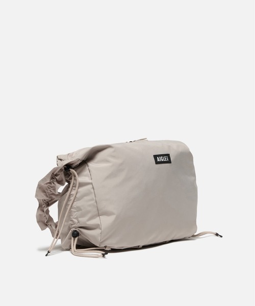 AIGLE（エーグル）の「撥水 リボンシャーリング パッカブル 2wayショルダーバッグ（ショルダーバッグ・レディース・アイボリー/ブルーグレー/ブラック・FREE）」の4枚目の写真