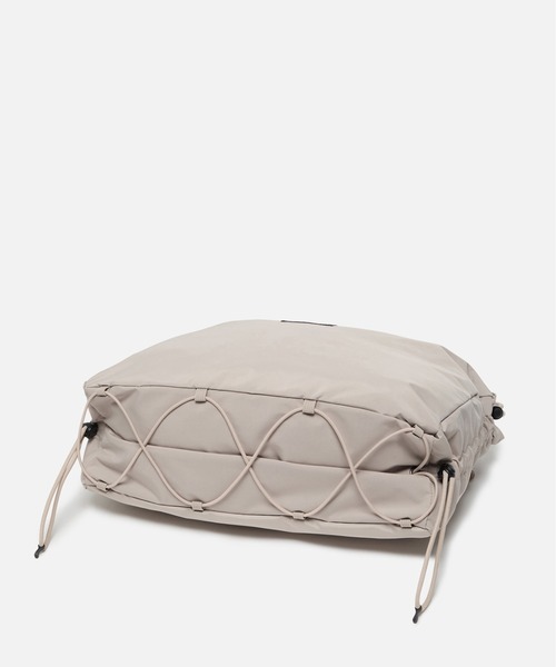 AIGLE（エーグル）の「撥水 リボンシャーリング パッカブル 2wayショルダーバッグ（ショルダーバッグ・レディース・アイボリー/ブルーグレー/ブラック・FREE）」の11枚目の写真